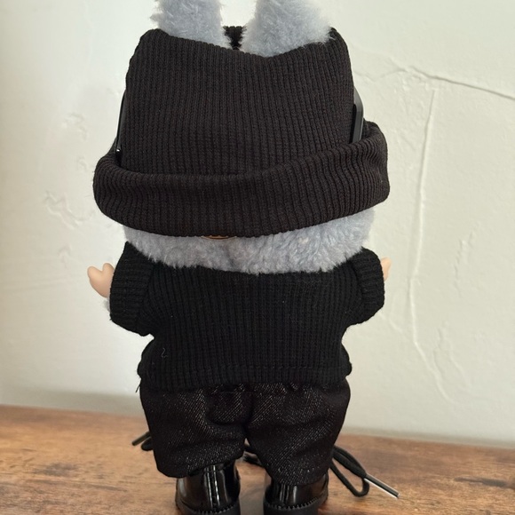 Macaron Labubu Sea Salt Coconut in Gucci - Picture 2 of 3